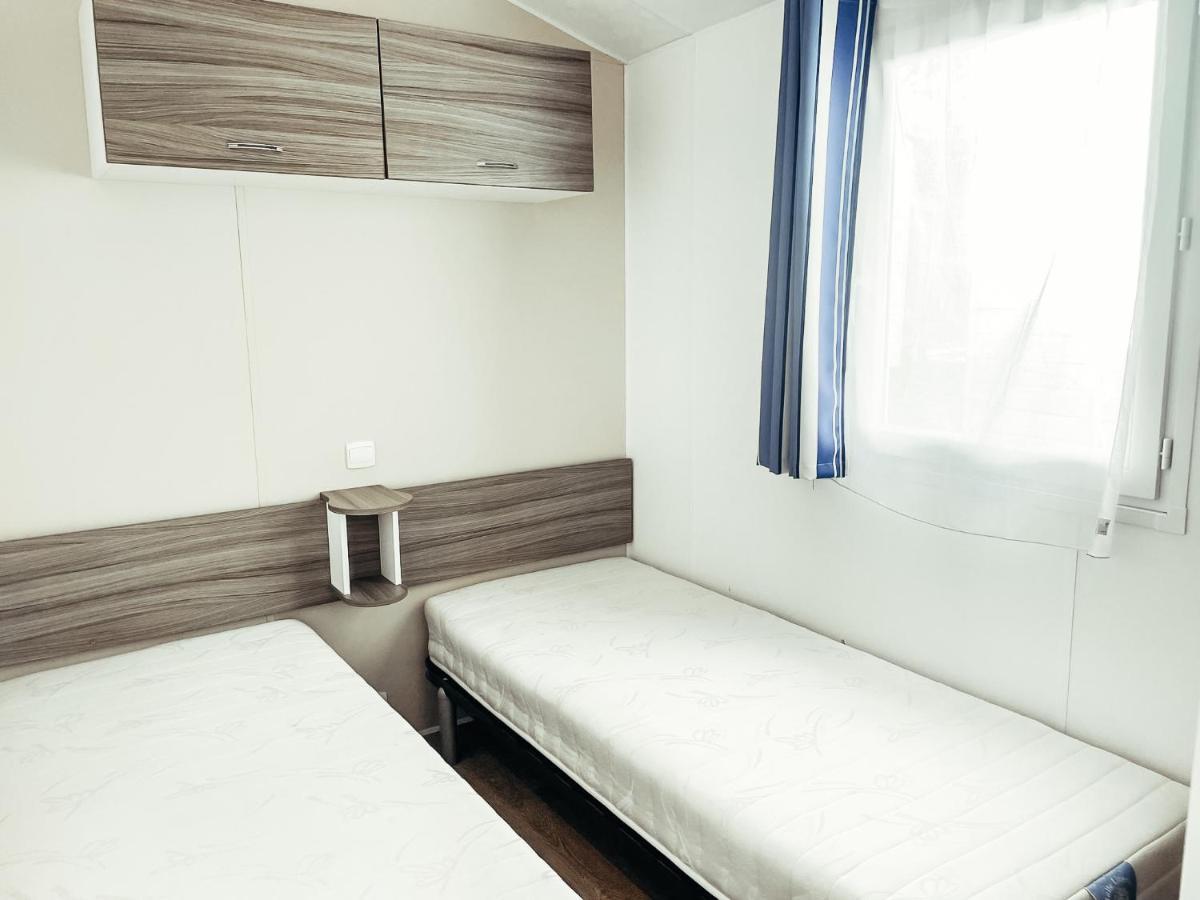 3 Bedroom Chalets Camping Lei Suves - Joycasa Рокбрюн-сюр-Аржан Екстер'єр фото